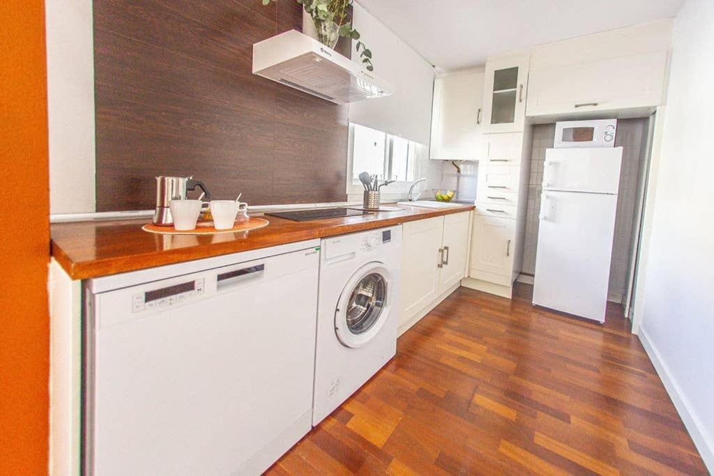 Appartement Next To The Mushrooms, Very Bright Penthouse. *